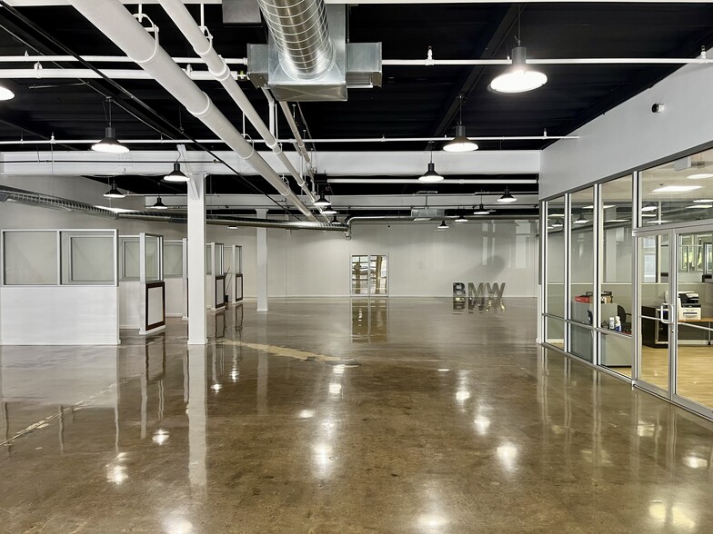 2201 Autobarn Pl, Evanston, IL à louer - Photo de l’immeuble – Image 3 sur 7