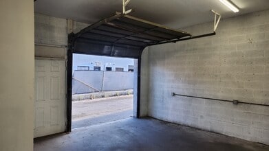 7350 Atoll Ave, North Hollywood, CA à louer Photo intérieure– Image 2 sur 8