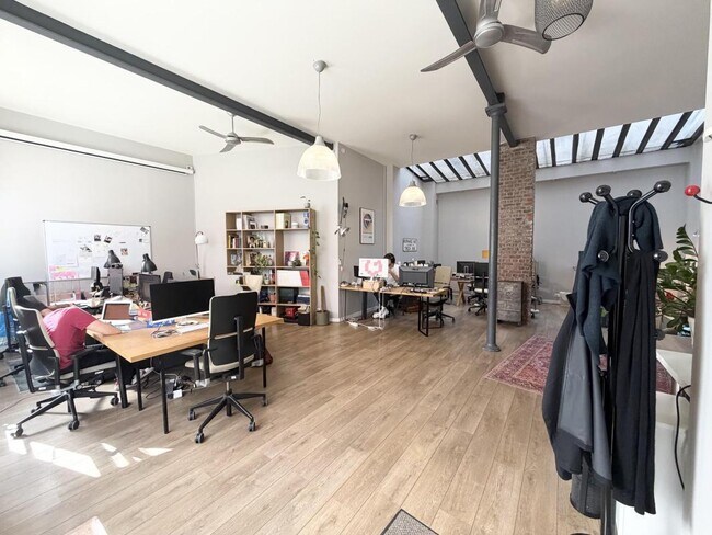 Plus de détails pour Bureau à louer