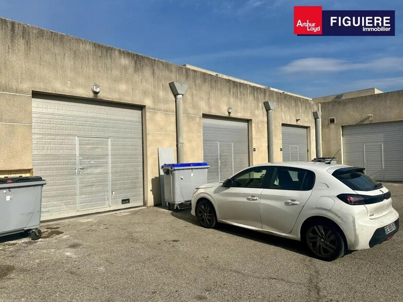 415 Rue Claude Nicolas Ledoux, Aix-en-Provence à louer - Photo de l’immeuble – Image 2 sur 5