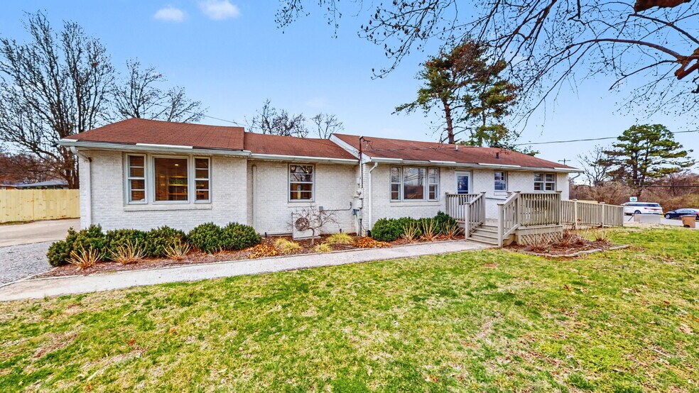 2898 Elm Hill Pike, Nashville, TN à vendre - Photo principale – Image 1 sur 21