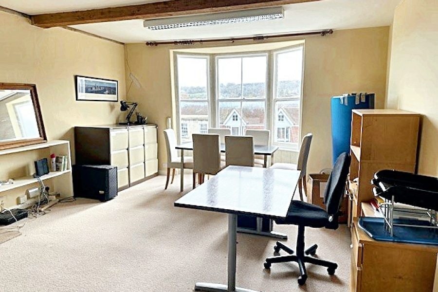 121-124 High St, Marlborough à louer Photo intérieure– Image 1 sur 5