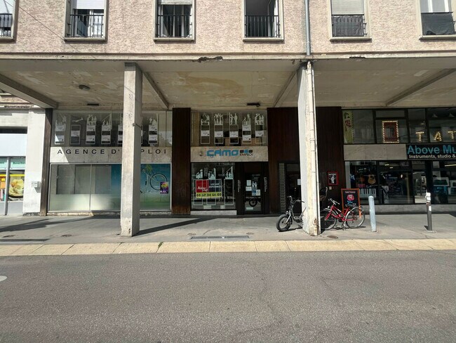 Plus de détails pour Local commercial à vendre