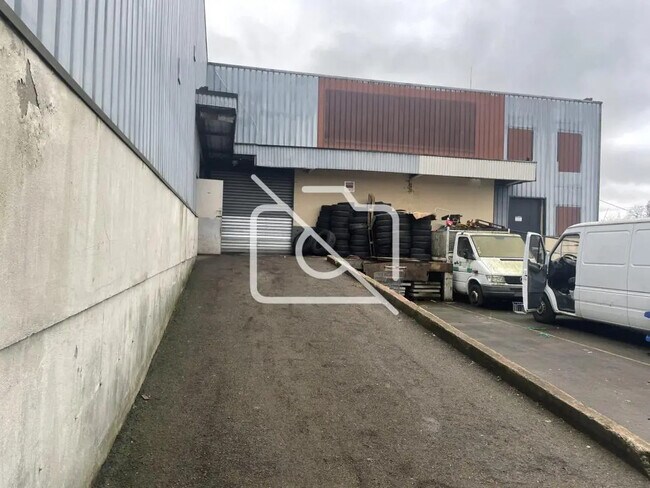 Plus de détails pour Local d'activités, Industriel/Logistique à louer
