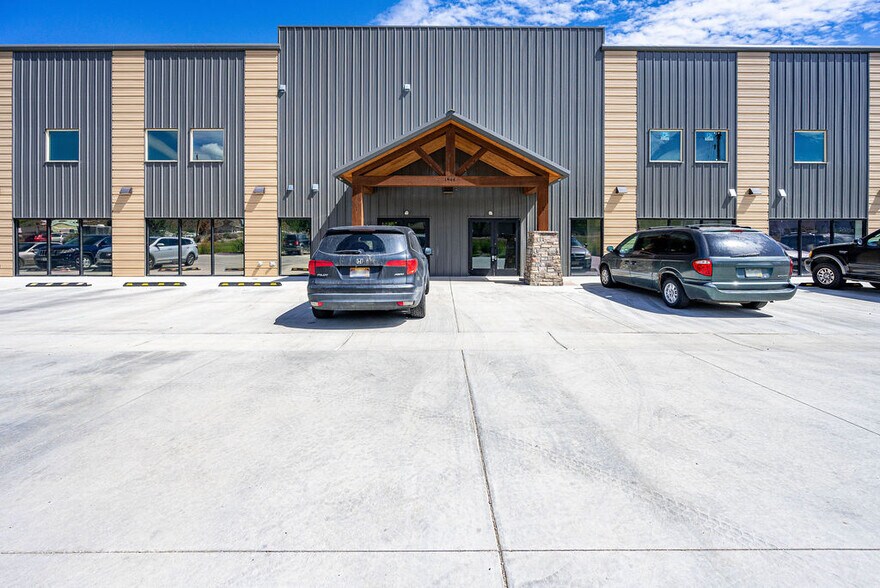 1944 Airport Rd, Rifle, CO à louer - Photo de l’immeuble – Image 1 sur 13