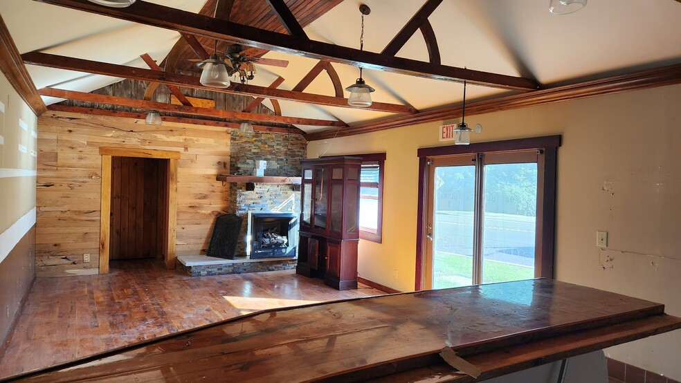 136 NJ-183, Stanhope, NJ à louer - Photo intérieure – Image 3 sur 8