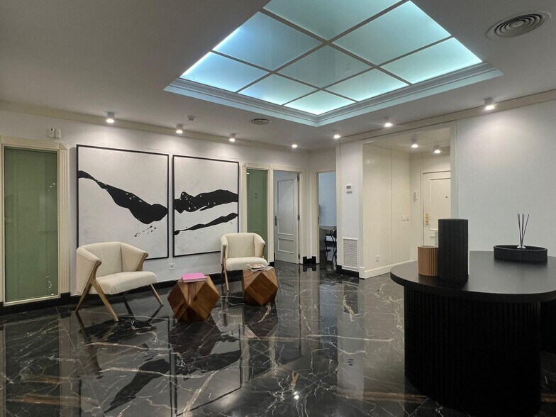 Bureau dans Córdoba, Córdoba à louer - Photo de l’immeuble – Image 1 sur 30