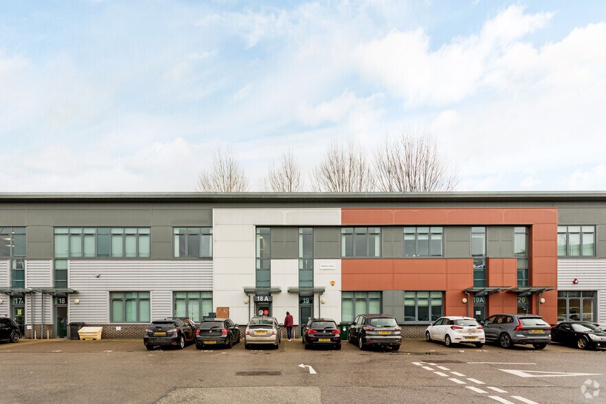 Dwight Rd, Watford à vendre - Photo de l’immeuble – Image 3 sur 3
