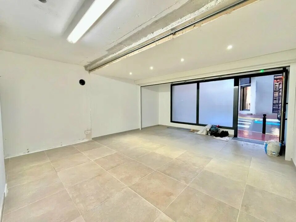 Local commercial dans Cannes à vendre Photo de l’immeuble– Image 1 sur 7