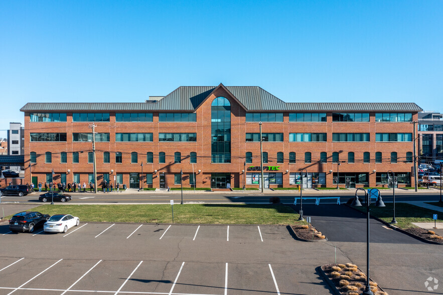 850 Canal St, Stamford, CT à louer - Photo de l’immeuble – Image 2 sur 4