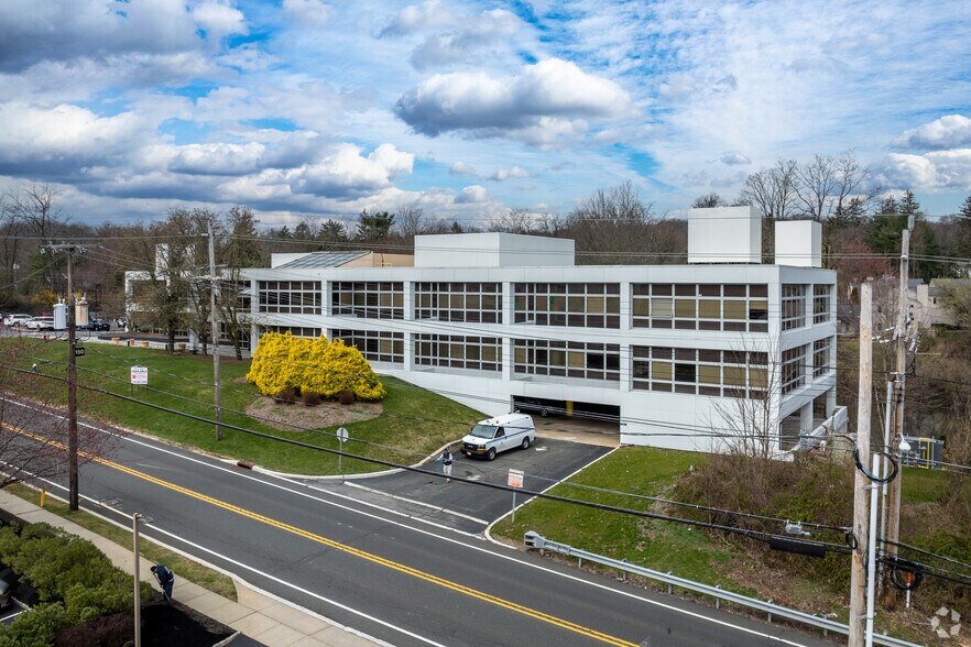 150 Morristown Rd, Bernardsville, NJ à louer - Photo de l’immeuble – Image 2 sur 9