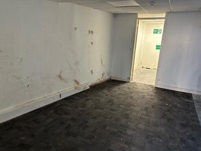 35 Regent Circus, Swindon à louer Photo intérieure– Image 2 sur 3