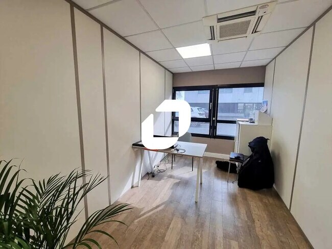 Plus de détails pour Bureau à louer