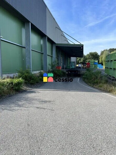 Industriel/Logistique dans La Flèche à vendre - Photo de l’immeuble – Image 2 sur 9