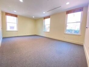 4214 King St, Alexandria, VA à louer Photo intérieure– Image 2 sur 14