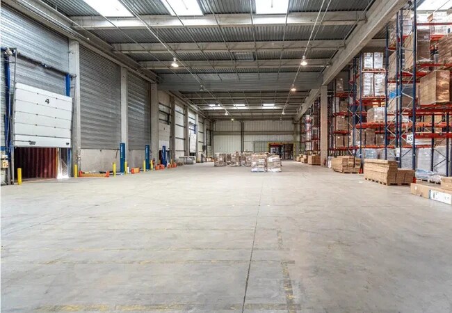 Plus de détails pour Rue Nicolas Joseph Cugnot, Salon-de-Provence - Industriel/Logistique à louer
