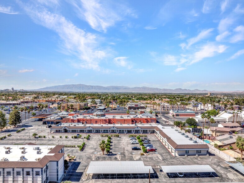 4160 S Pecos Rd, Las Vegas, NV à louer - Photo de l’immeuble – Image 2 sur 19
