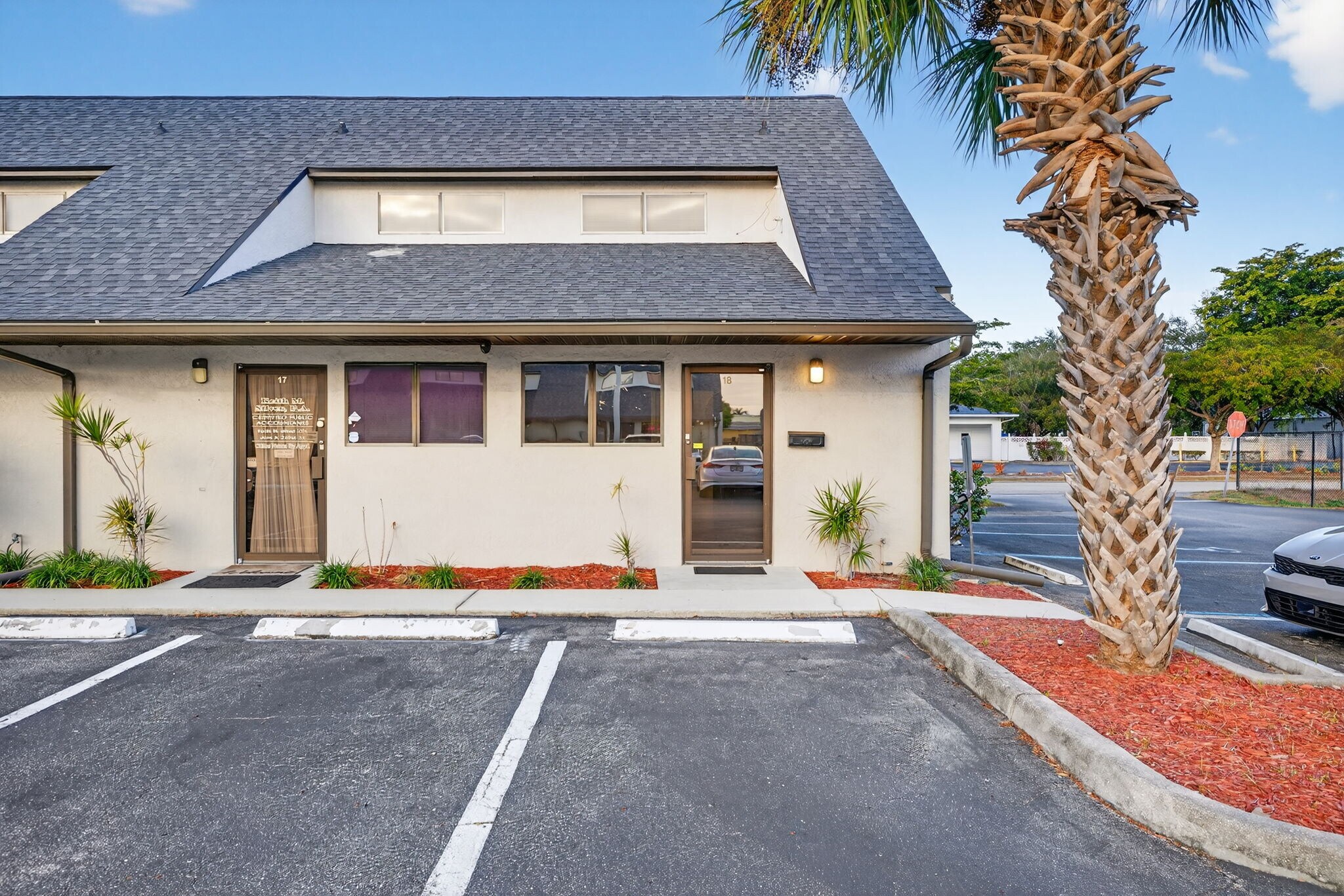 5235 Ramsey Way, Fort Myers, FL à vendre Photo principale– Image 1 sur 46