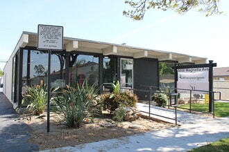 5858 Magnolia Ave, Riverside, CA à louer Photo de l’immeuble– Image 1 sur 13