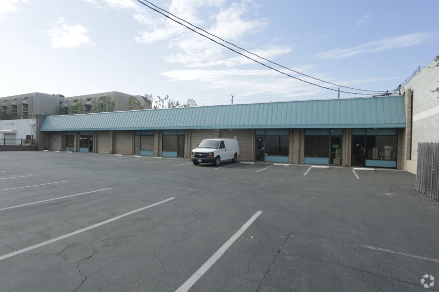 220-230 W Florence Ave, Inglewood, CA à louer - Photo principale – Image 1 sur 11