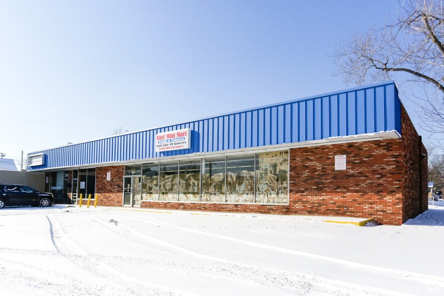 756-758 E 200th St, Cleveland, OH à louer - Photo principale – Image 1 sur 5