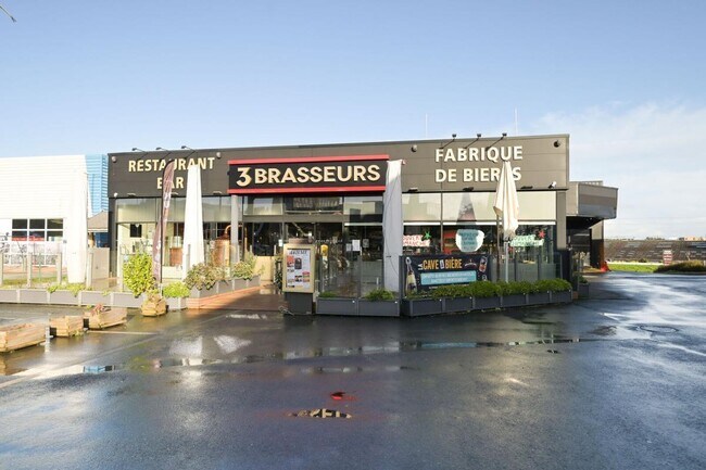 Plus de détails pour Local commercial à louer
