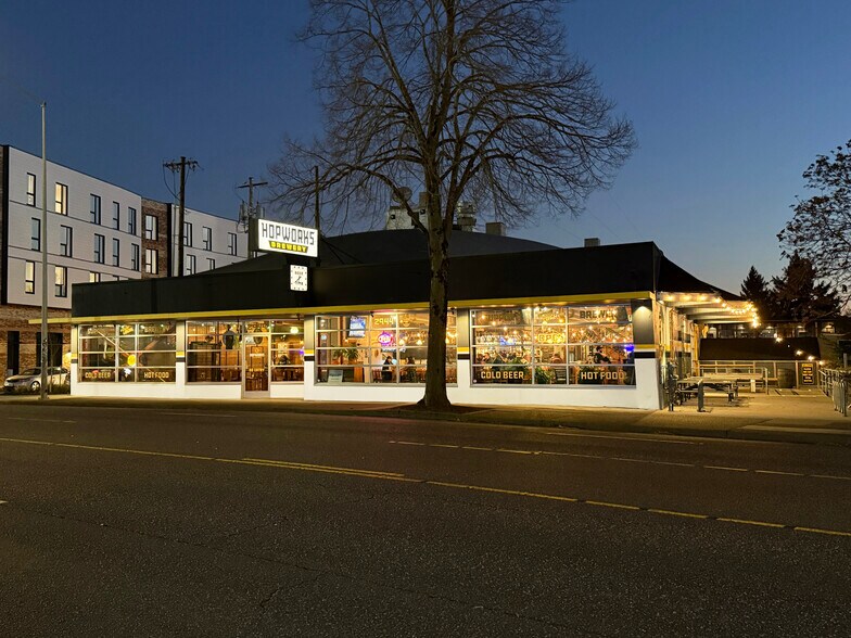 2944 SE Powell Blvd, Portland, OR à louer - Photo de l’immeuble – Image 2 sur 9