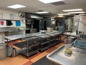 11112 Northern Blvd, Corona, NY à louer Photo intérieure– Image 2 sur 3