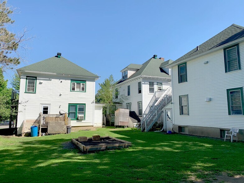 451-455 Rang De L'église S, Saint-ignace-de-stanbridge, QC à vendre - Photo de l’immeuble – Image 3 sur 8