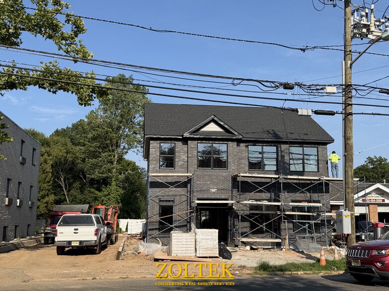 136 Main St, Metuchen, NJ à louer - Photo de l’immeuble – Image 2 sur 5