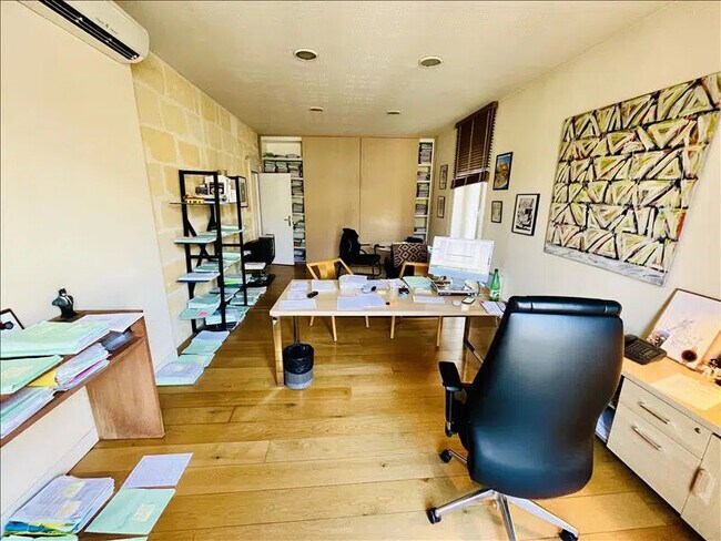 Plus de détails pour Bureau à vendre