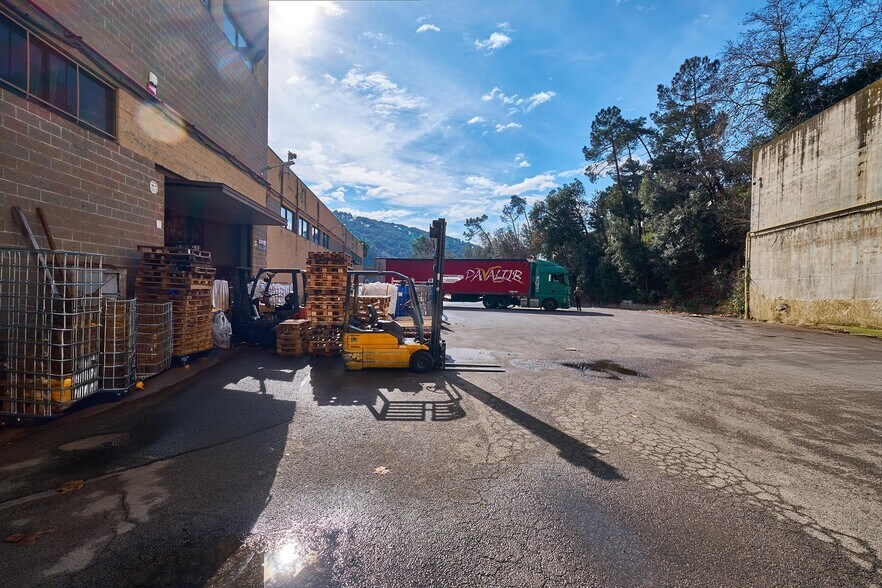 Industriel/Logistique dans Dosrius, Barcelona à vendre - Photo de l’immeuble – Image 2 sur 18