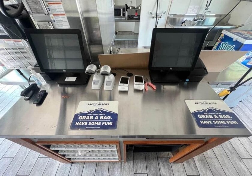 2350 N Jerusalem Ave, North Bellmore, NY à louer - Photo intérieure – Image 3 sur 7