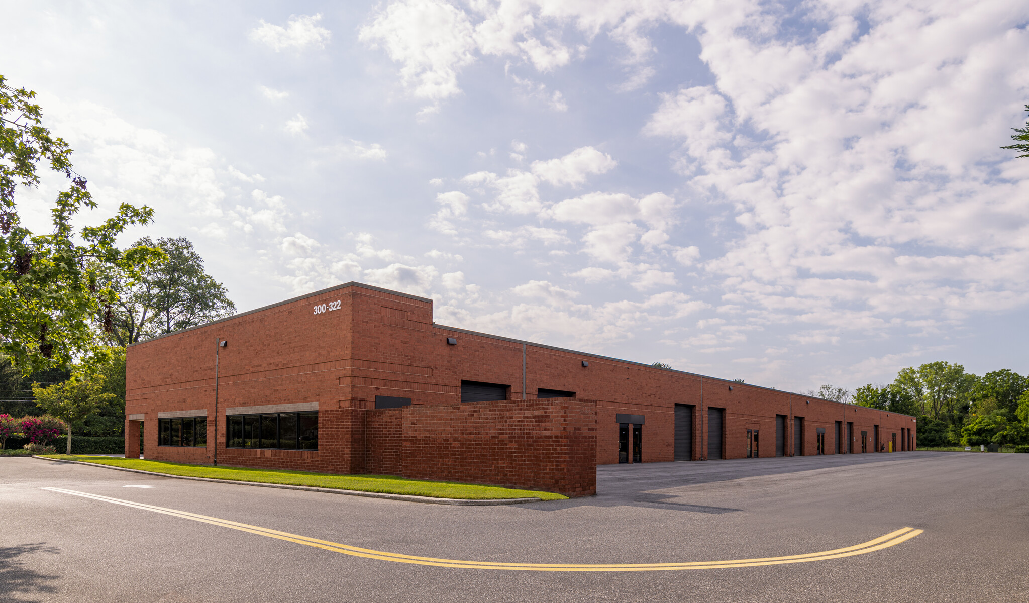 100-166 Business Center Dr, Reisterstown, MD à louer Photo de l’immeuble– Image 1 sur 1