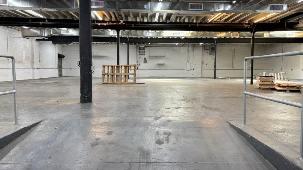 115-117 Banker St, Brooklyn, NY à louer - Photo intérieure – Image 3 sur 4