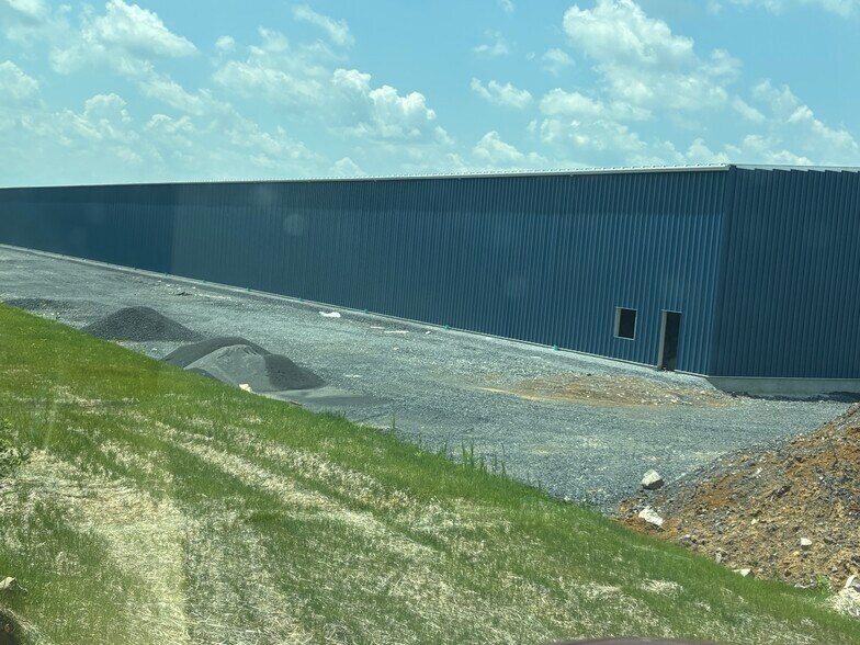 254 Novak Dr, Martinsburg, WV à louer - Photo de l’immeuble – Image 3 sur 9