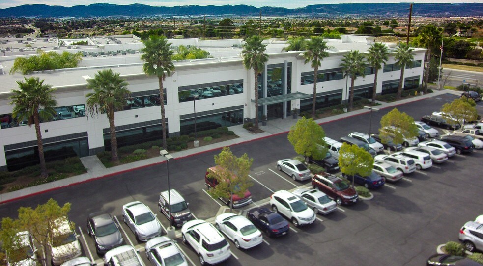 29970 Technology Dr, Murrieta, CA à louer - Photo de l’immeuble – Image 3 sur 13