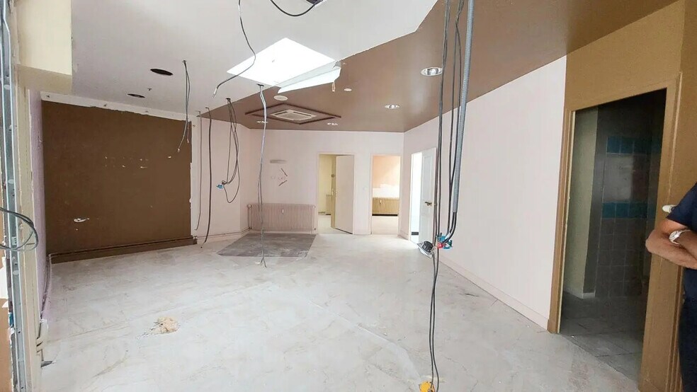 Local commercial dans Poitiers à louer - Photo intérieure – Image 2 sur 2