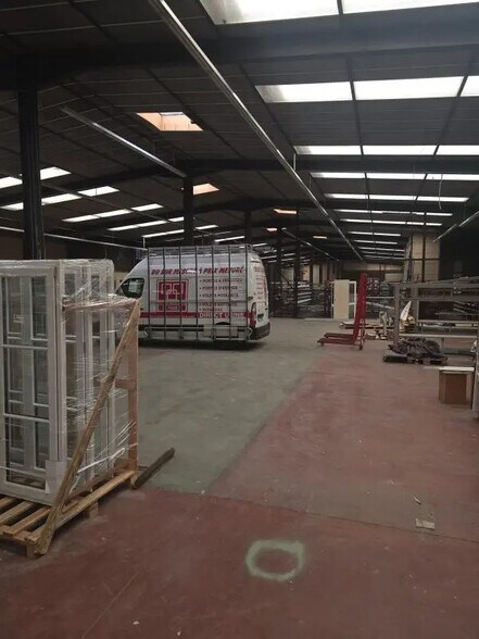 Local d’activités dans Mérignac à louer - Photo de l’immeuble – Image 3 sur 4