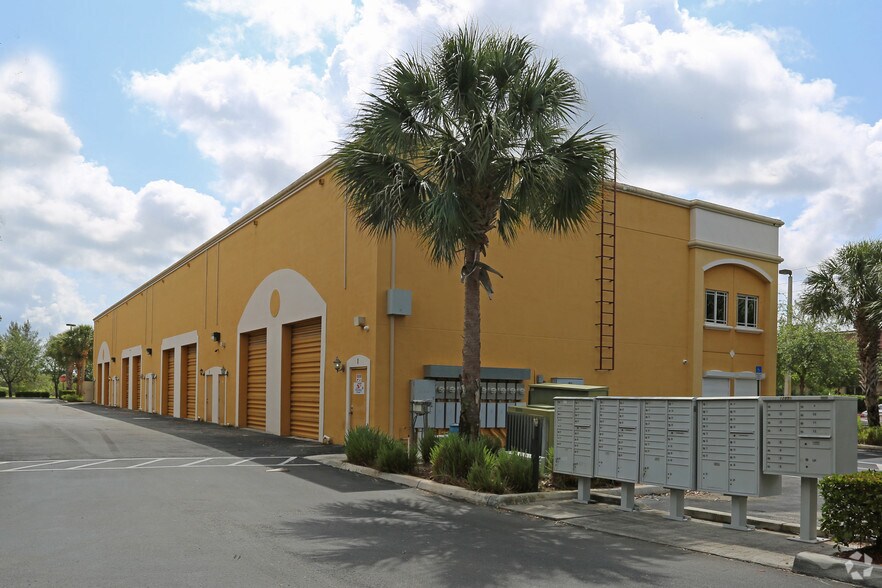 12905 SW 132nd St, Miami, FL à vendre - Photo de l’immeuble – Image 3 sur 26