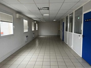 14 Avenue Maréchal Juin, Saint-Laurent-de-Mure à louer Photo intérieure– Image 2 sur 9