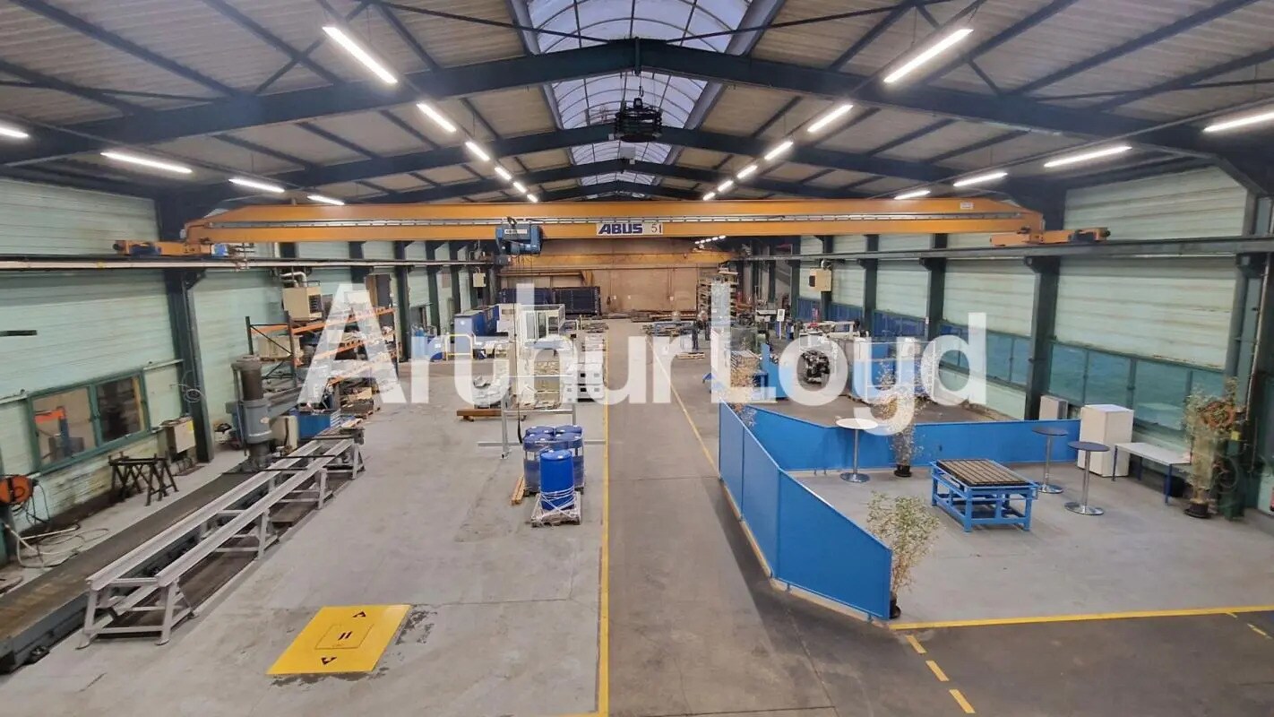 Local d'activités dans Vire Normandie à vendre Photo de l’immeuble– Image 1 sur 4