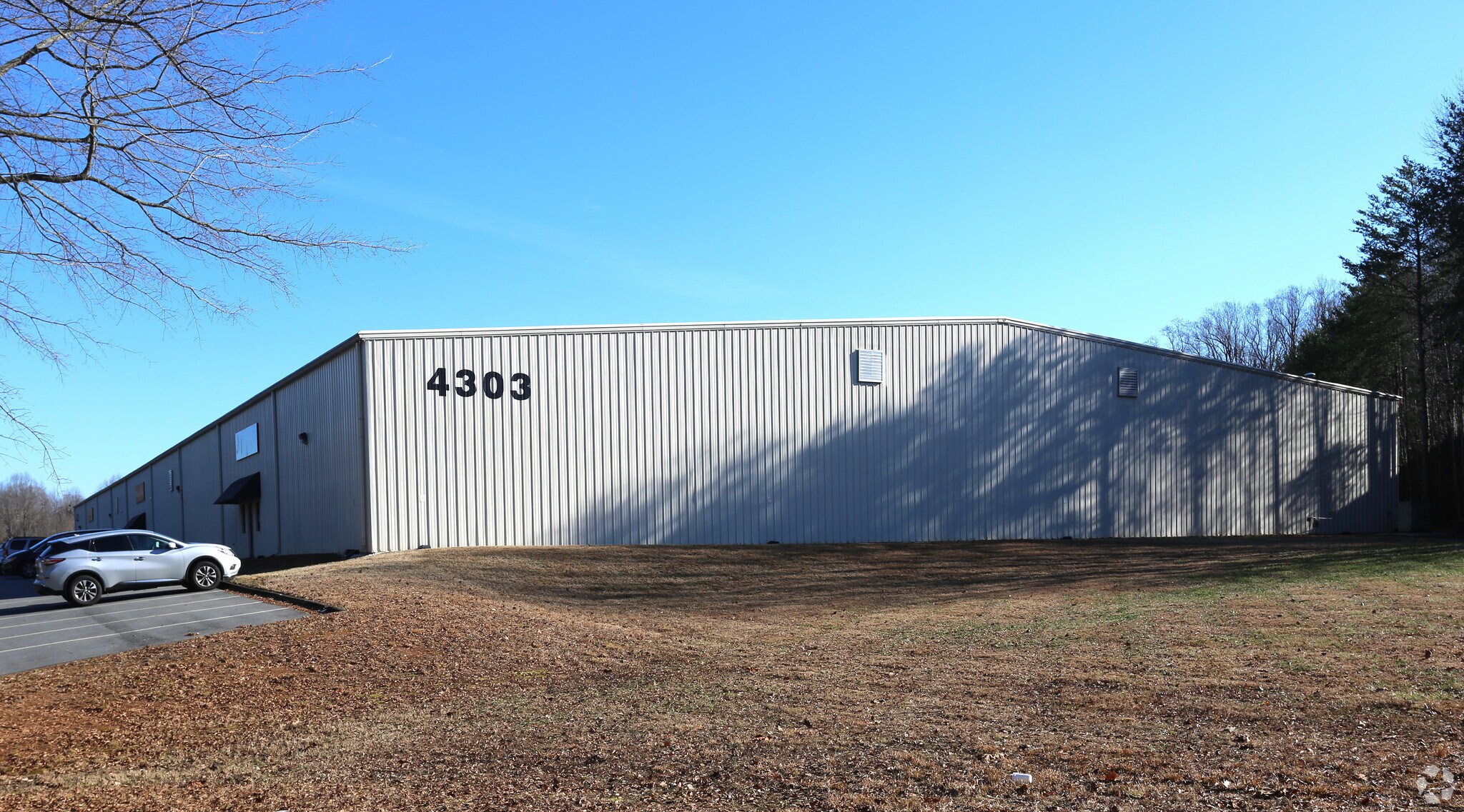 4303 Idlewild Industrial Dr, Winston-Salem, NC à louer Photo principale– Image 1 sur 9