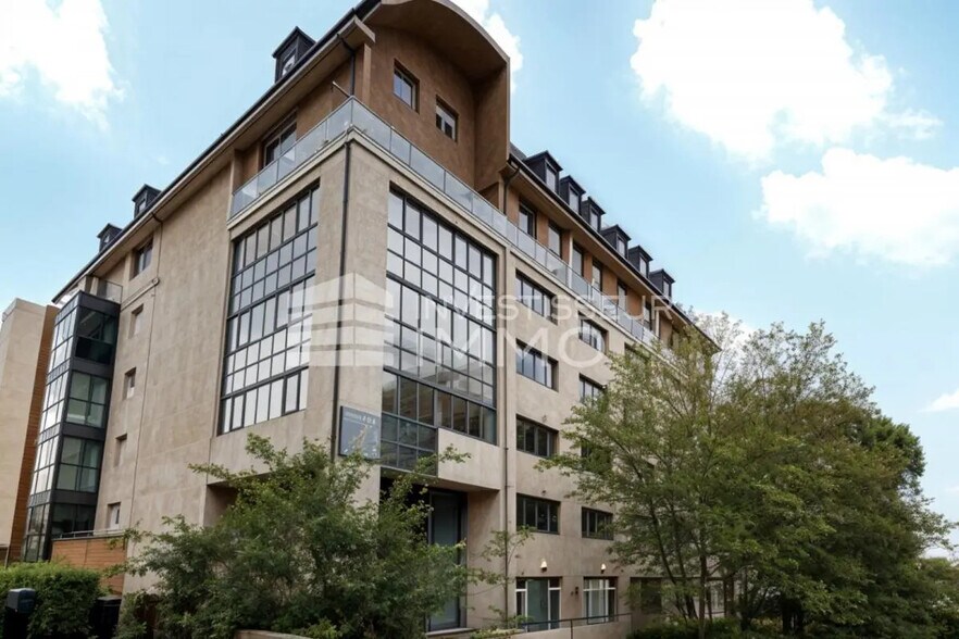 Bureau dans Cergy à louer - Photo de l’immeuble – Image 1 sur 6