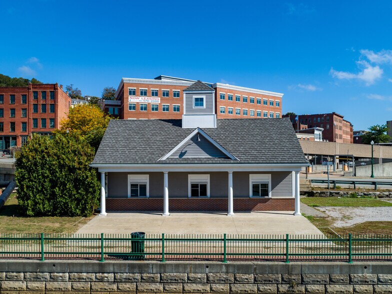 150 Chelsea Harbor Dr, Norwich, CT à louer - Photo de l’immeuble – Image 3 sur 24