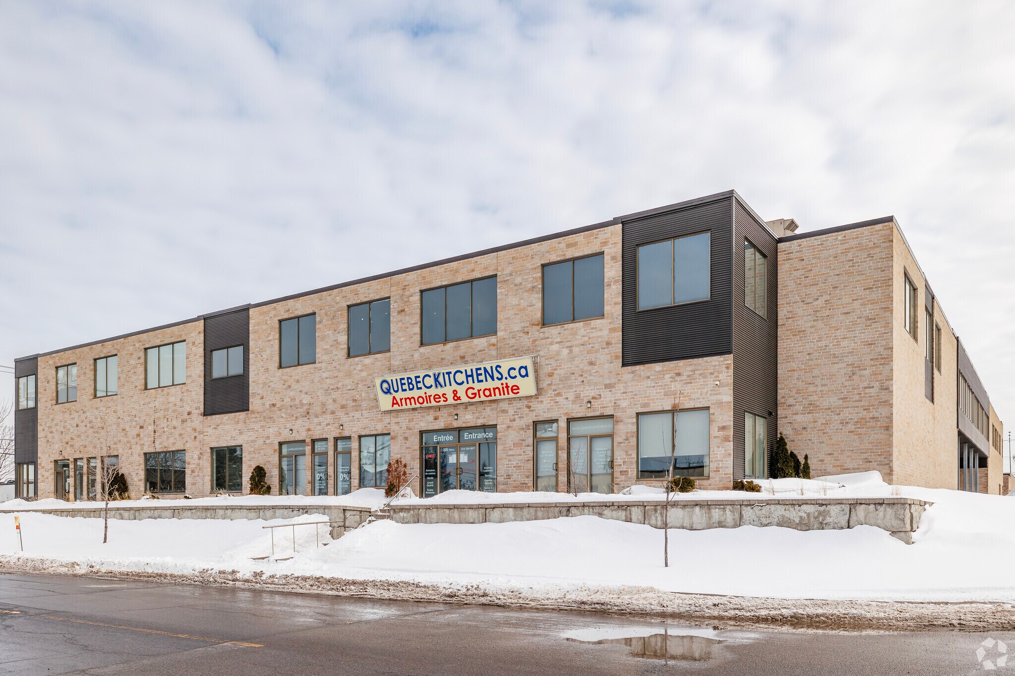 310-350 Rue Ness, Montréal, QC à vendre Photo principale– Image 1 sur 5