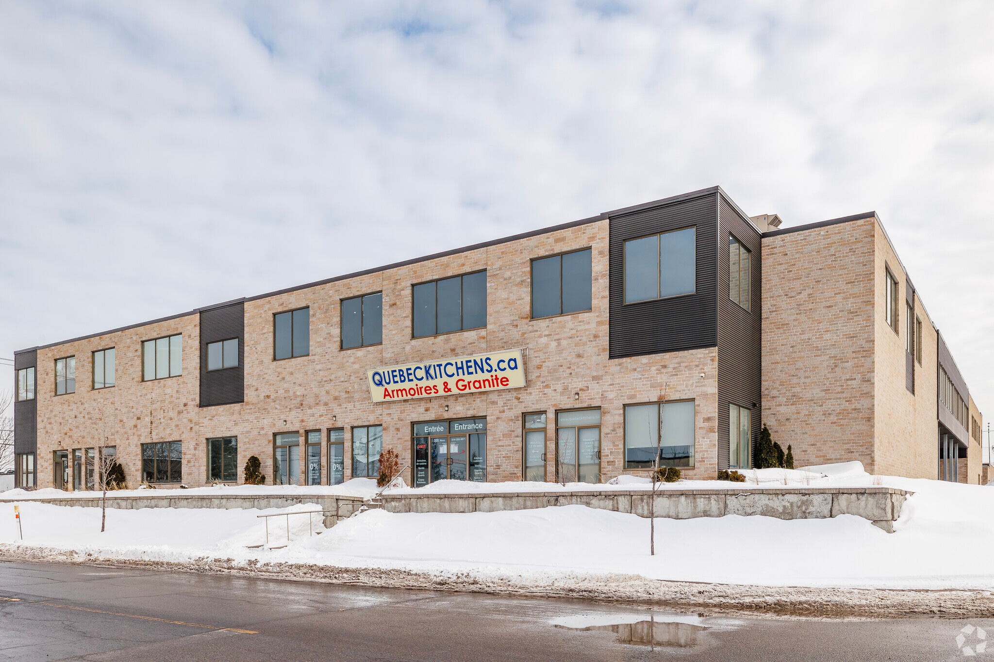 310-350 Rue Ness, Montréal, QC à vendre Photo principale– Image 1 sur 5