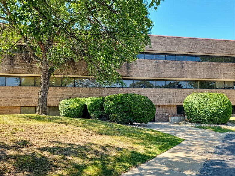 20200 Governors Dr, Olympia Fields, IL à louer - Photo de l’immeuble – Image 3 sur 20