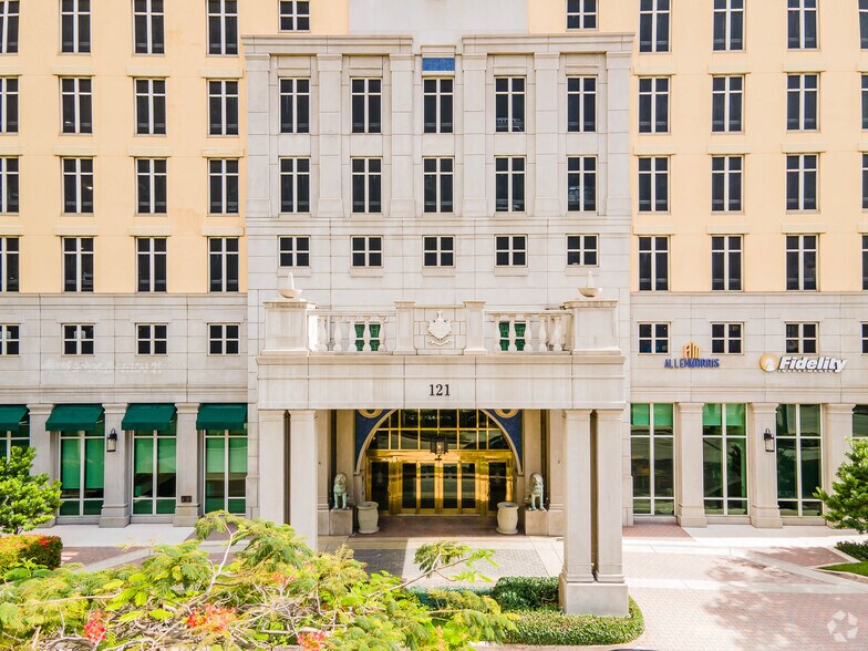 121 alhambra Plz, Coral Gables, FL à louer - Photo de l’immeuble – Image 3 sur 55