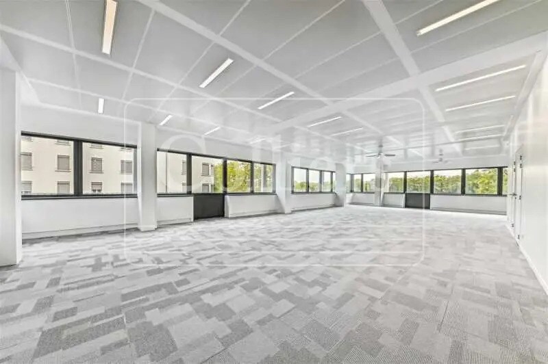 Local commercial dans Lyon à louer - Photo de l’immeuble – Image 3 sur 11